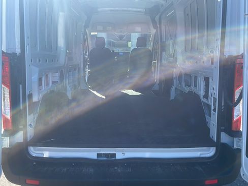 Used 2025 Ford Transit 250 148 Medium Roof RWD image 12
