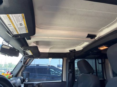 Used 2018 Jeep Wrangler Unlimited Sport S AWD/4WD image 7