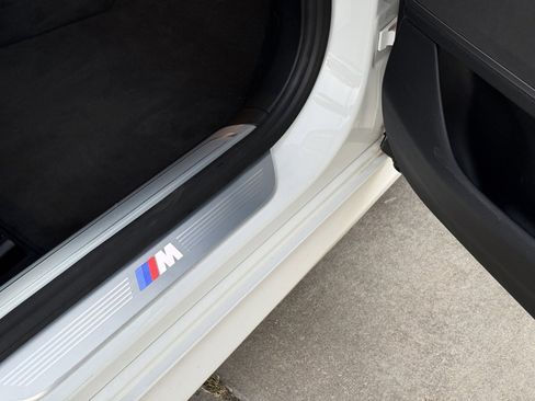 Used 2018 BMW 740i image 23