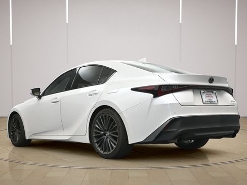 Used 2025 Lexus IS 300 w/ Premium Package RWD image 28