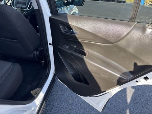 Used 2020 Chevrolet Equinox LT image 24