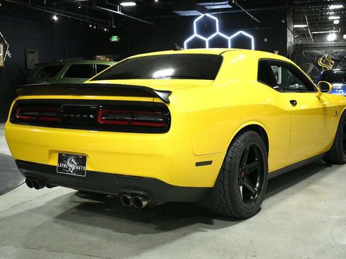 Used 2018 Dodge Challenger R/T Scat Pack image 17