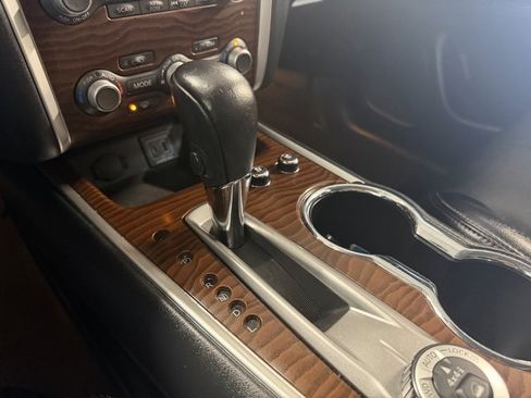 Used 2020 Nissan Pathfinder Platinum image 25