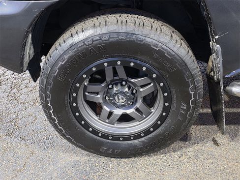 Used 2015 Toyota Tacoma PreRunner w/ SR5 Package image 31