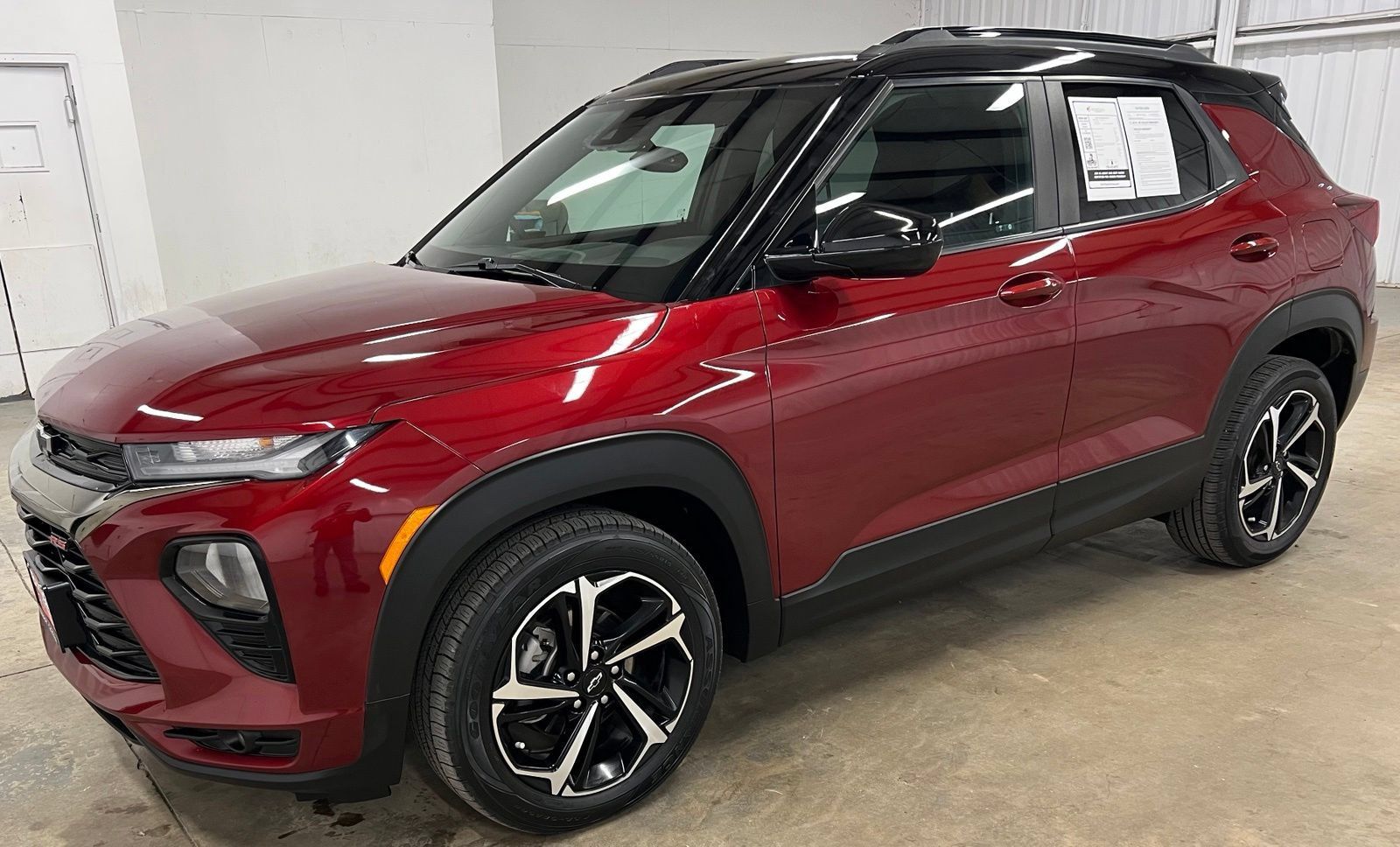 Used 2023 Chevrolet TrailBlazer RS w/ Convenience Package FWD image 3