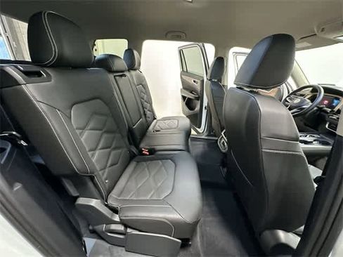 Certified 2025 Volkswagen Atlas SE image 23