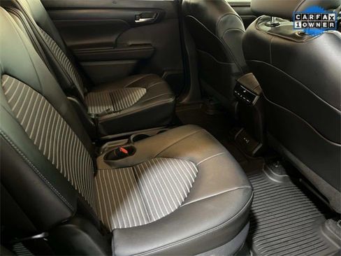 Used 2025 Toyota Highlander XSE image 23