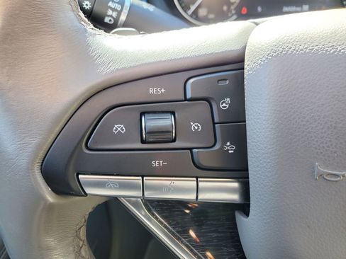 Used 2023 Cadillac XT6 Premium Luxury image 27