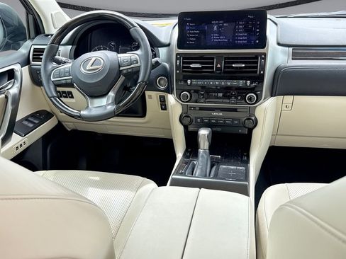 Used 2023 Lexus GX 460 Luxury w/ Accessory Package AWD/4WD image 19