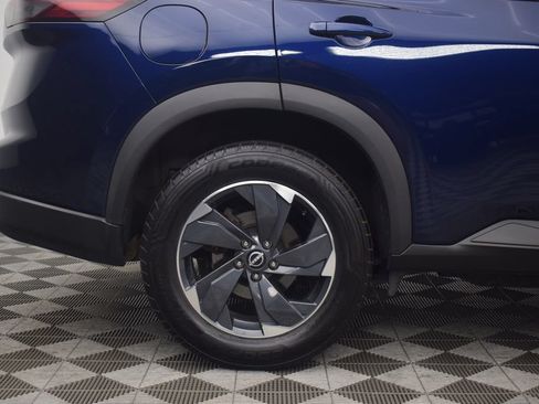 Used 2025 Nissan Rogue SV AWD/4WD image 28