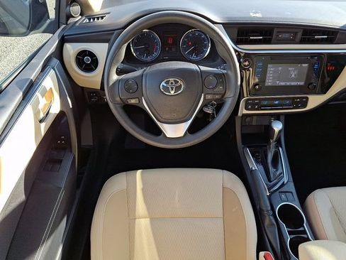 Used 2019 Toyota Corolla LE FWD image 11