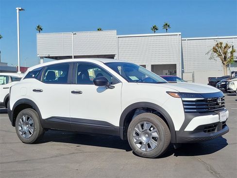 New 2026 Nissan Kicks S image 4