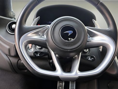 Used 2022 McLaren GT image 14