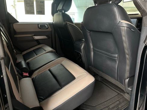 Used 2022 Ford Bronco Wildtrak image 17