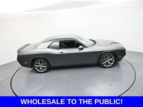 Used 2017 Dodge Challenger SXT RWD image 25