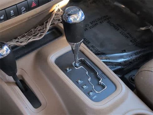 Used 2012 Jeep Wrangler Unlimited Sahara w/ Connectivity Group image 28