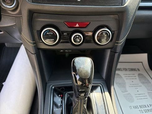 Used 2021 Subaru Crosstrek 2.5i Sport w/ Moonroof Package AWD/4WD image 23
