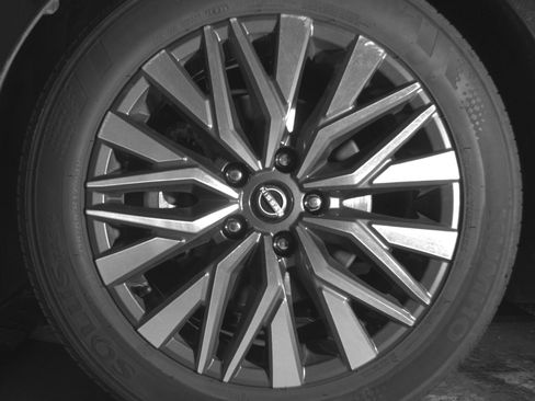 Used 2025 Nissan Altima 2.5 SV FWD image 12