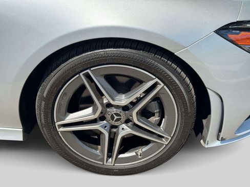 Used 2022 Mercedes-Benz CLA 250 4MATIC image 5