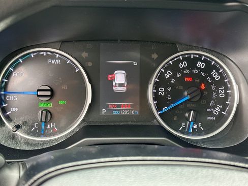 Used 2020 Toyota RAV4 LE AWD/4WD image 18