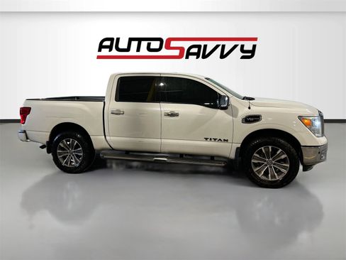 Used 2017 Nissan Titan SL image 8