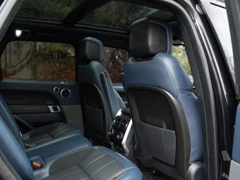 Used 2021 Land Rover Range Rover Sport HST image 32