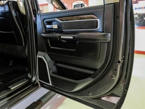 Used 2019 RAM 3500 Laramie image 44