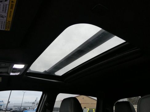 Used 2023 Toyota Tacoma TRD Off-Road w/ TRD Premium Off Road Package image 10