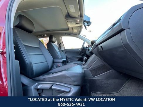 Certified 2020 Volkswagen Tiguan SE w/ Panoramic Sunroof Package image 25