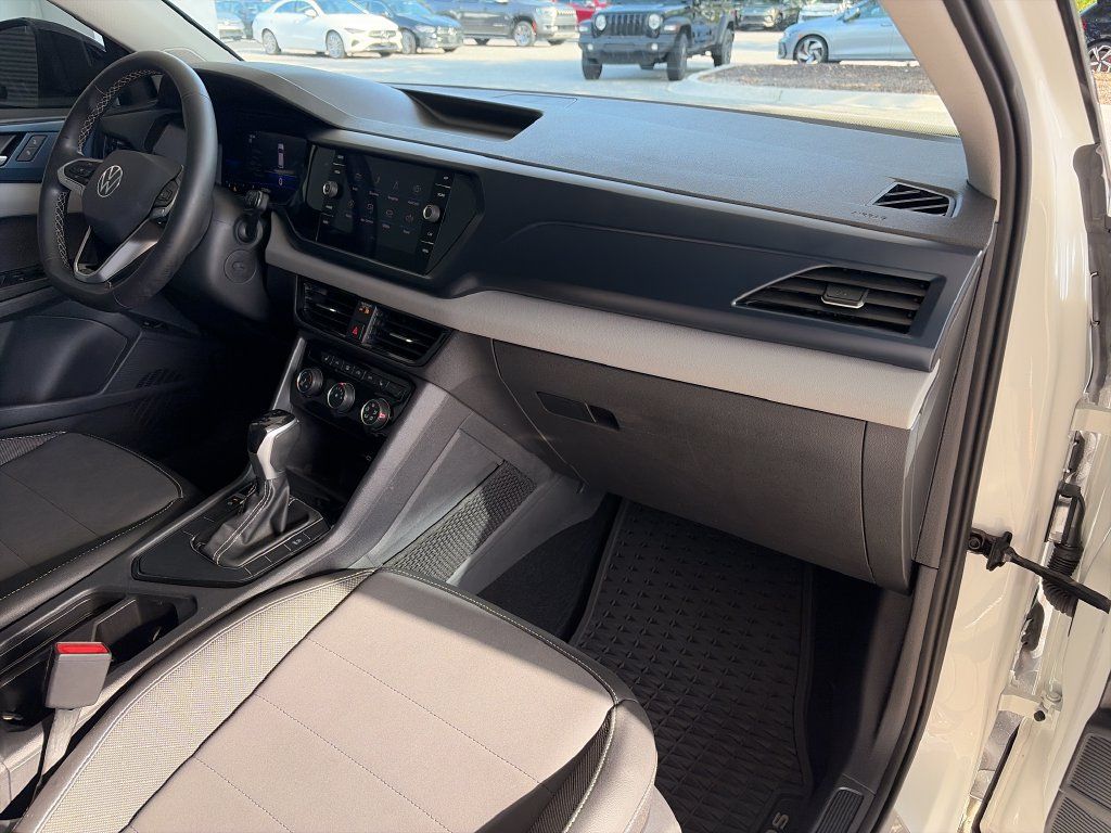 Certified 2023 Volkswagen Taos SE w/ Panoramic Sunroof Package FWD image 30