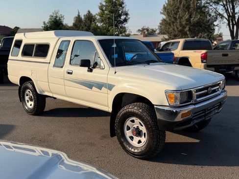 Used 1992 Toyota Pickup Deluxe AWD/4WD image 84