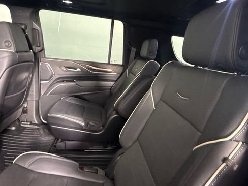 Used 2024 Cadillac Escalade ESV Premium Luxury RWD image 32