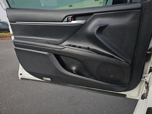 Used 2019 Toyota Camry SE w/ Carpet Mat Package image 26