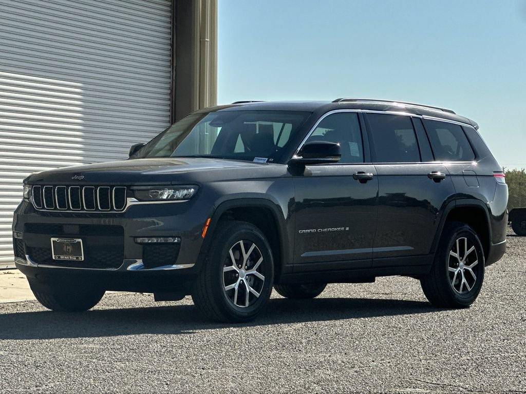 Used 2023 Jeep Grand Cherokee L Limited AWD/4WD image 8