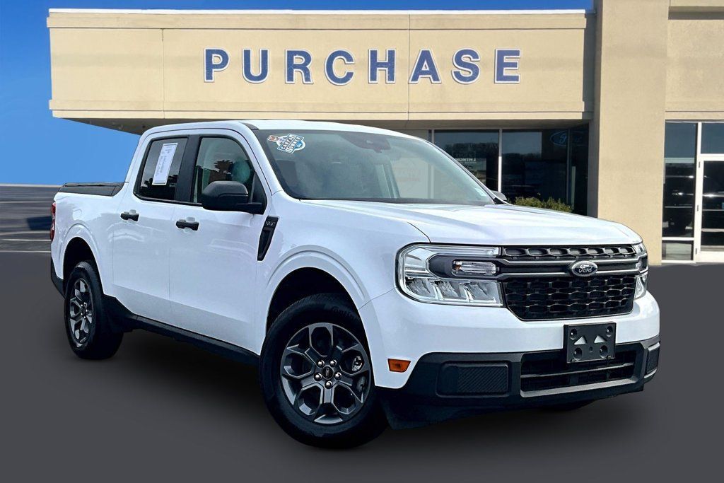 Used 2024 Ford Maverick XLT FWD image 1