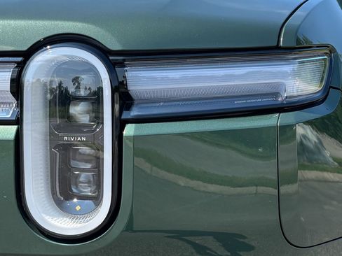 Used 2025 Rivian R1S Adventure AWD/4WD image 46