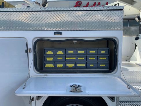 Used 2016 Ford F550 4x4 SuperCab Super Duty image 36