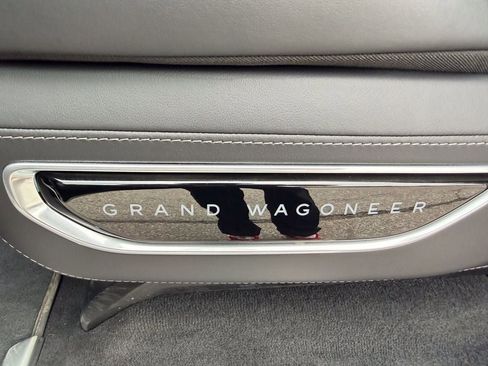 Used 2025 Jeep Grand Wagoneer L Series II Obsidian w/ Quick Order Packagew 28T AWD/4WD image 12