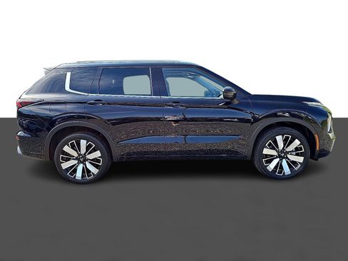 New 2025 Mitsubishi Outlander AWD image 3