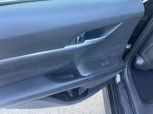 Used 2024 Toyota Camry SE image 29