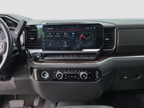 Used 2022 GMC Sierra 1500 Elevation w/ X31 Off-Road Package AWD/4WD image 14