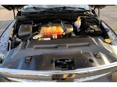 Used 2018 RAM 1500 Laramie image 10