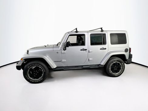 Used 2012 Jeep Wrangler Altitude image 8