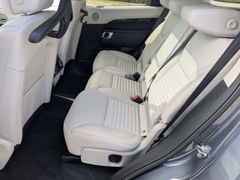 New 2026 Land Rover Discovery S image 25