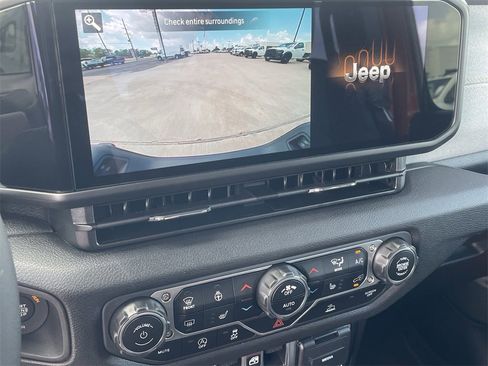 New 2025 Jeep Gladiator Willys image 24