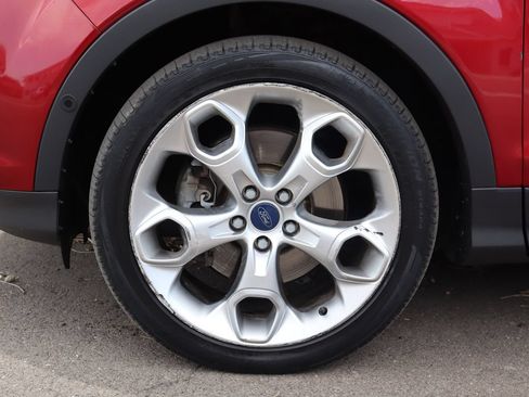 Used 2015 Ford Escape Titanium w/ Equipment Group 301A AWD/4WD image 40