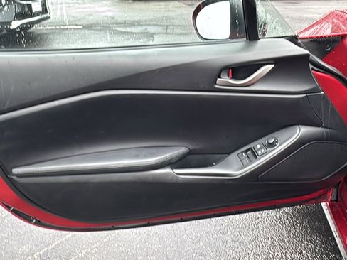 Used 2019 MAZDA MX-5 Miata Sport image 11