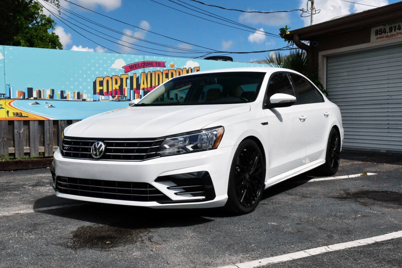Used 2018 Volkswagen Passat 2.0T R-Line FWD image 1