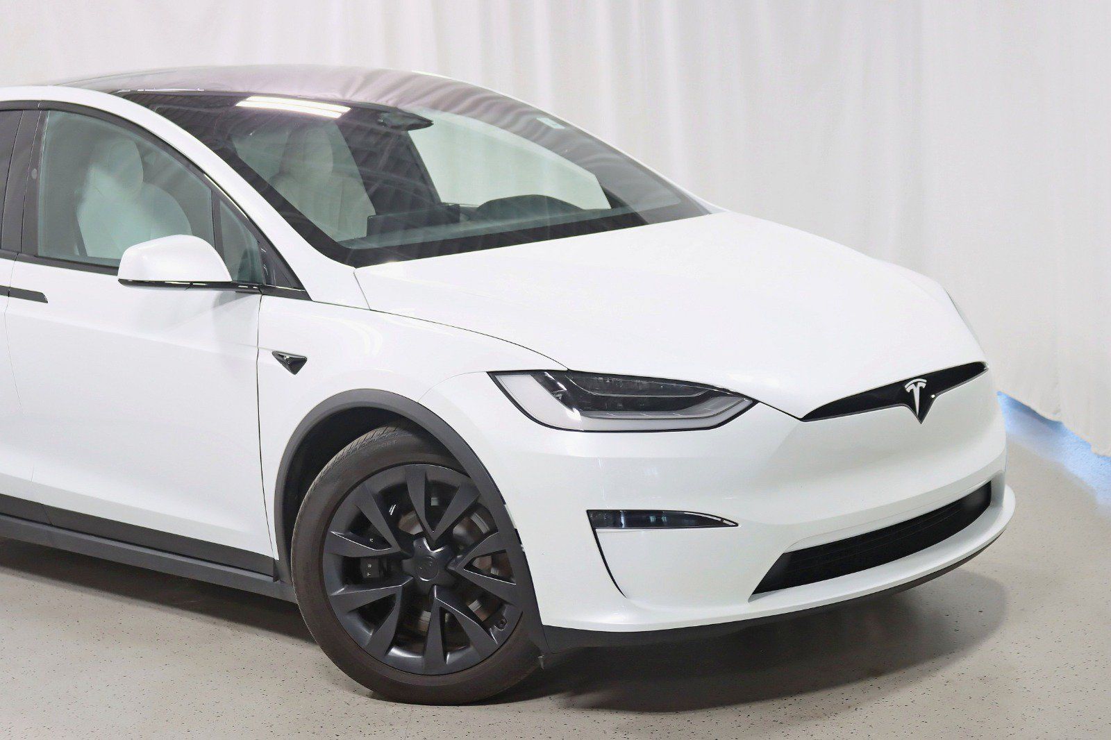 Used 2023 Tesla Model X AWD/4WD image 2