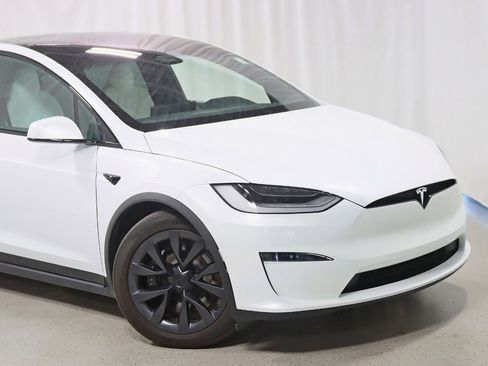Used 2023 Tesla Model X AWD/4WD image 2